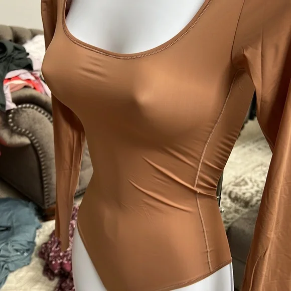 SKIMS Long Sleeve Bodysuit in Tan - Picture 4 of 9